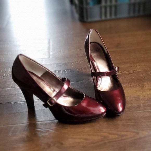 Sofft Shoes - Sofft Rieta Mary Jane Pumps Size 8 ⭐